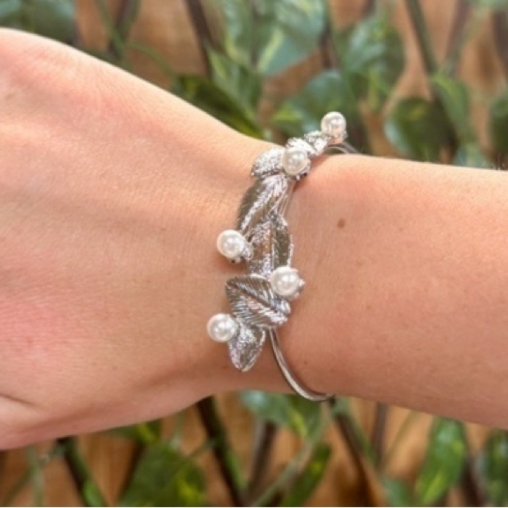 Rhodium Everyday Wear Leaf Shape Metal Cuff Bracelet With Pearl - Picture 3 of 4